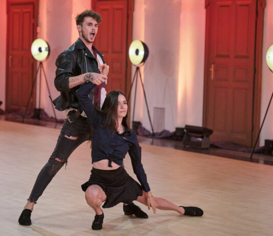 #014: Dancing Stars – Das Casting: Amateurin Cora Schumann über Selbstzweifel, Samba und Tanzmagie