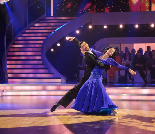 Dancing Stars 2025: Eva Glawischnig tanzt mit Herz – Kann sie weiter begeistern?