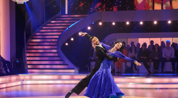 Dancing Stars 2025: Eva Glawischnig tanzt mit Herz – Kann sie weiter begeistern?