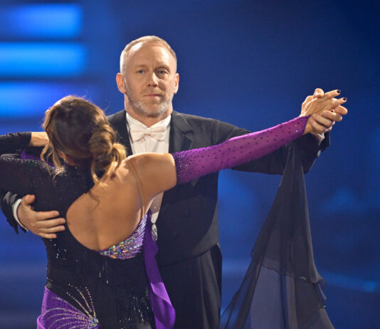 Update: Vom Abschied zurück ins Rampenlicht – Stefan Koubek tanzt wieder bei „Dancing Stars“