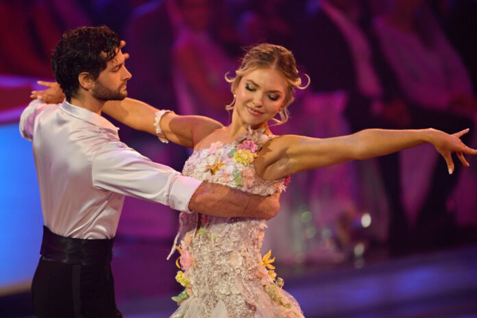 dancing stars die show