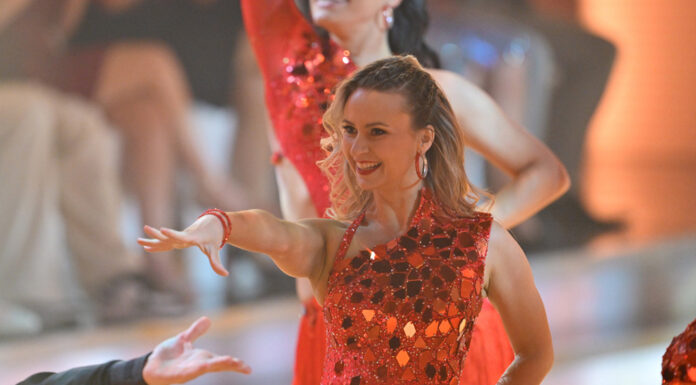 #031 – Kati Kallus: Zwischen Spitzenschuhen, Turnierparkett, Akrobatik und TV-Charme