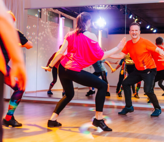 #043: Einfach tanzen – Warum Bewegung im Erwachsenenalter so viel mehr ist als Sport