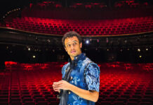 #049 – Oliver Edward: Bühne, Haltung und der Alltag im Musical Musicaldarsteller Oliver Edward IM TANZSCHRITT Podcast.