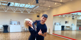 #051 – Bibi Jung: Tanzen zwischen Disziplin und Persönlichkeit Bibi Jung mit Trainer Geri in ihrer Tanzschule in der Kriehubergasse 9 in Wien.