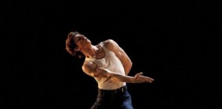 #057 – Brodie Donougher: Alles auf Anfang – Vom Kinderstar zum Musical-Profi Vom West End bis zur internationalen Bühne: Brodie Donougher in einer Choreografie von Andy Blankenbuehler. Foto: Ray Nard / Imagemaker